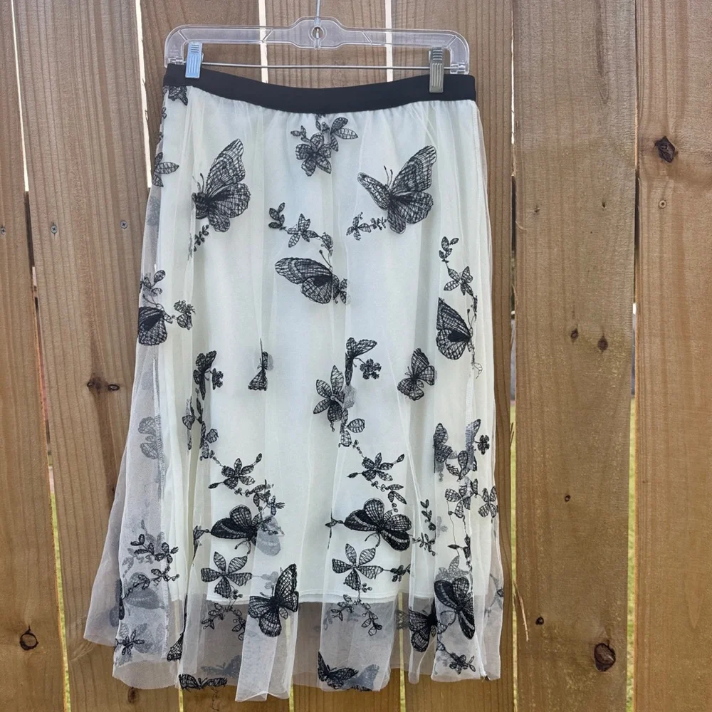 SHEIN Elegant Black and White Butterfly Skirt - Picture 2 of 4
